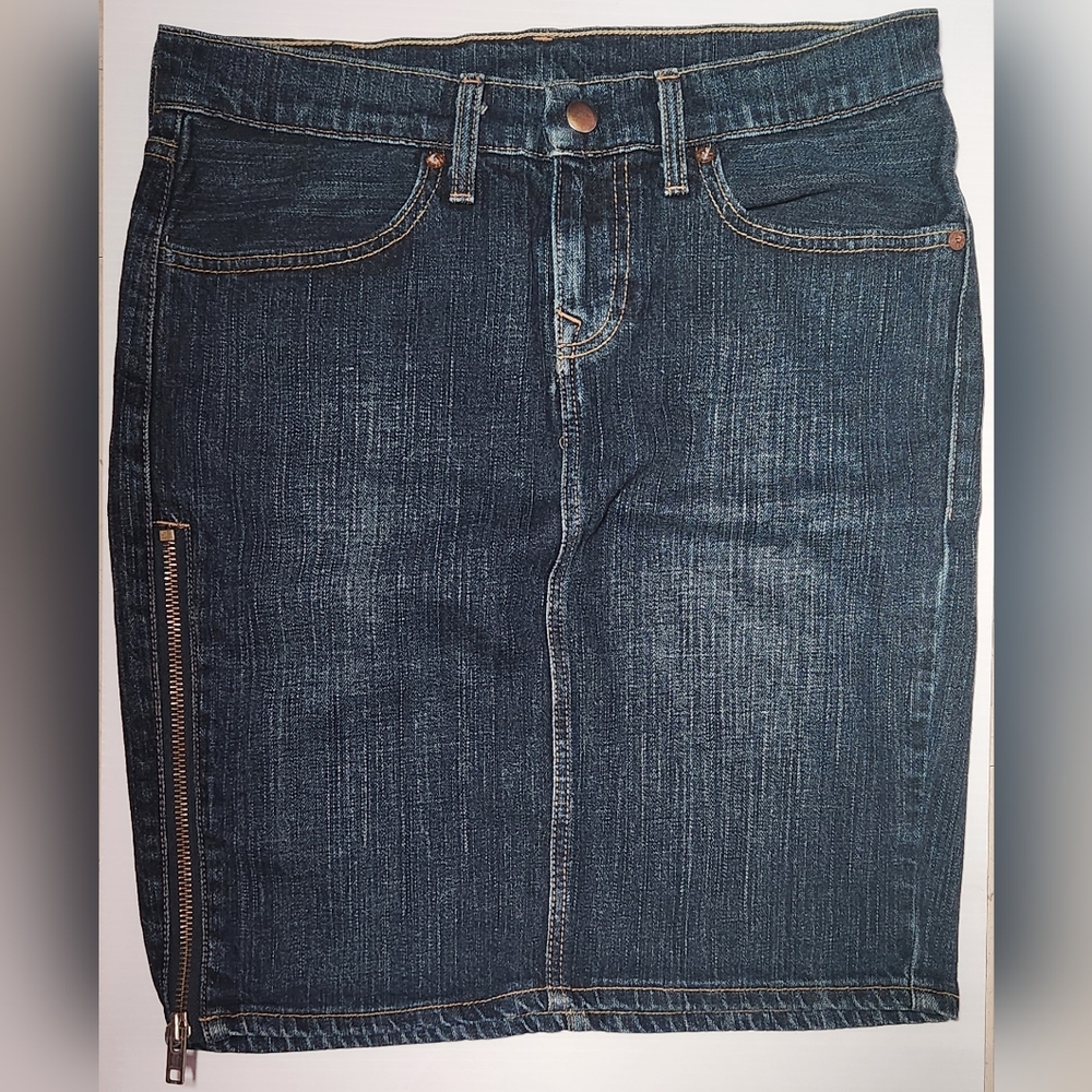 Levis Women Vintage denim skirt size 29M